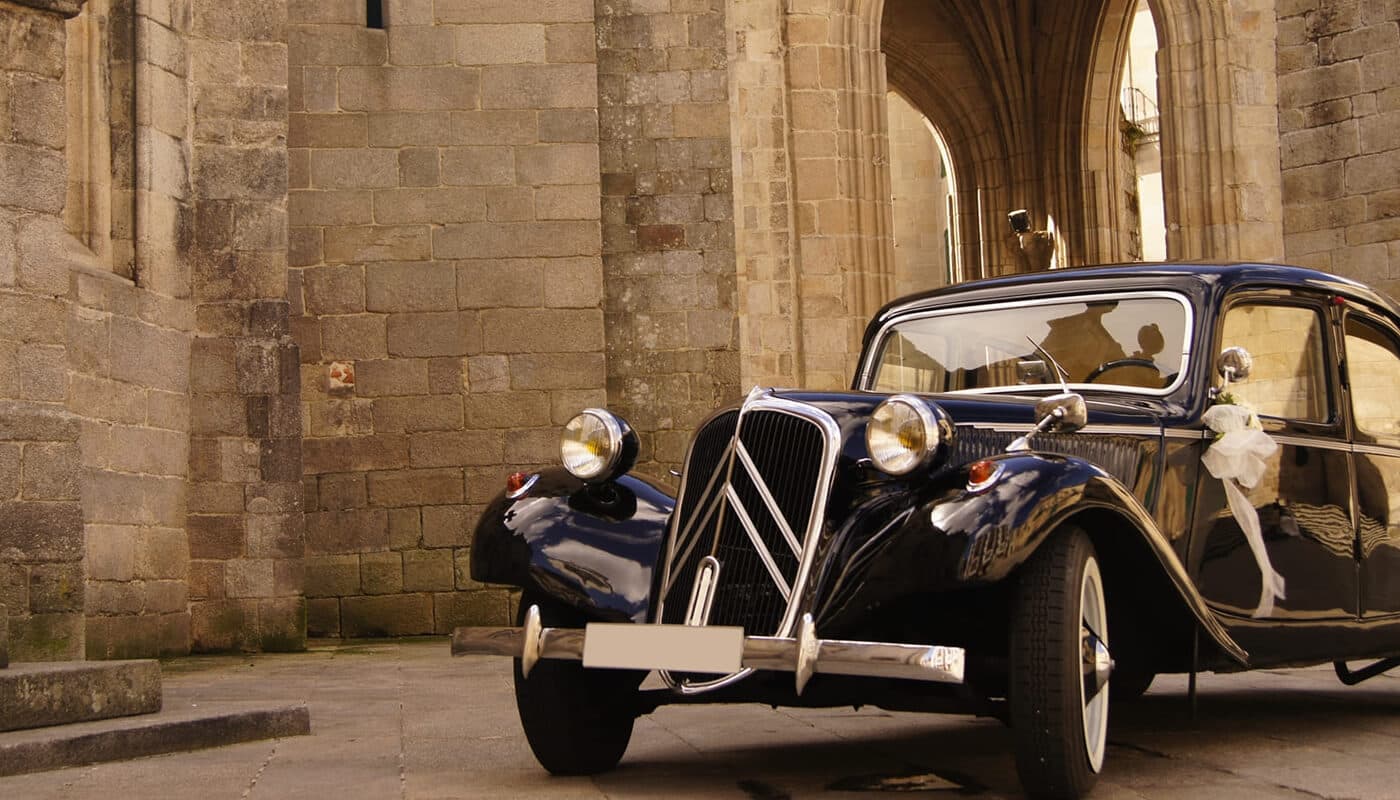 Alquiler de coches clásicos para bodas en Lugo